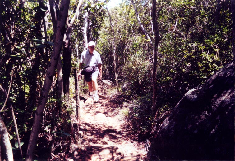 P6070306_TrailToGordaPeak